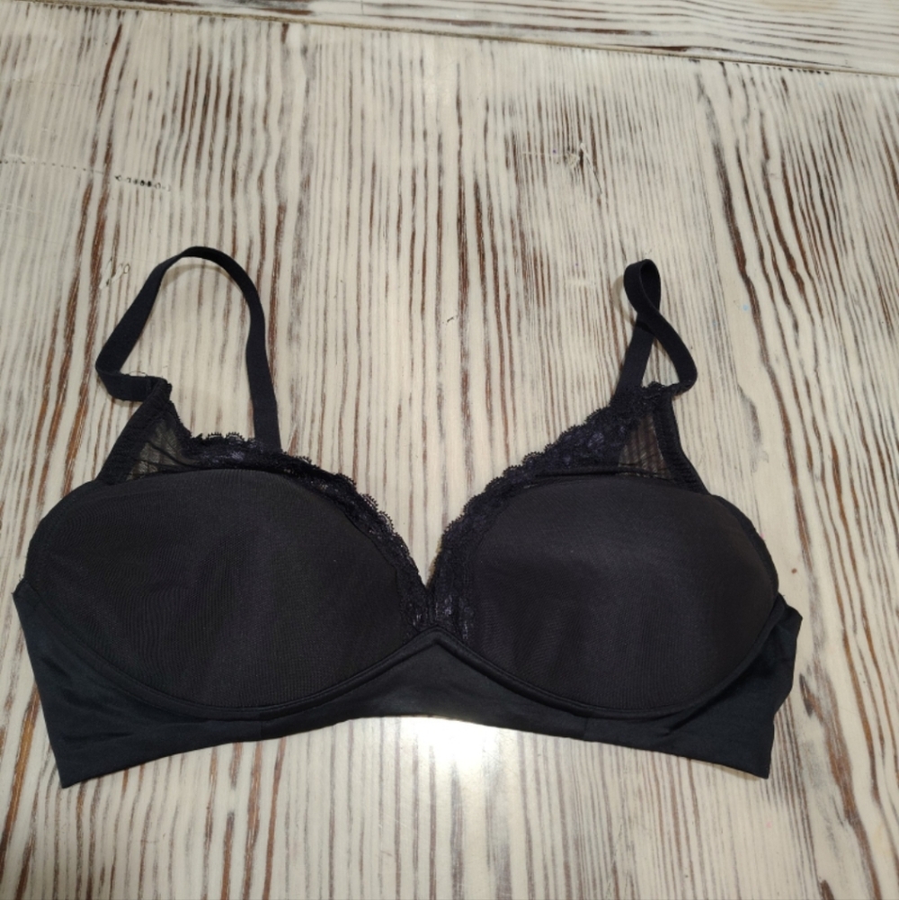 Warner's Black Lace-Trim Wireless Warner's bra size 34D